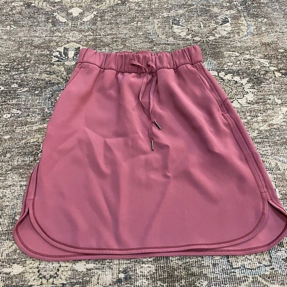 Lululemon On The Fly Skirt Size 6 Pink Mauve Athletic Tennis Skort Curved Hem